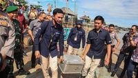 Perjuangan Tim Ekspedisi Susur Sungai BI Antar Uang Rupiah ke Pelosok Kalteng