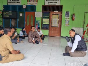 Layanan Rukun Warga Surabaya Digenjot, Tapi 180 Kampung Tak Punya Balai RW Layanan Rukun Warga Surabaya Digenjot, Tapi 180 Kampung Tak Punya Balai RW