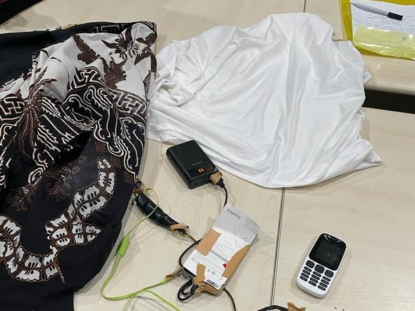 Alat perekam yang ditemukan di tubuh peserta UTBK USU Alat perekam yang ditemukan di tubuh peserta UTBK USU