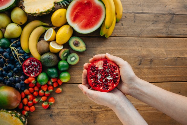 Buah Pomegranate . Foto: Pexels.com/Viktoria Slowikowska