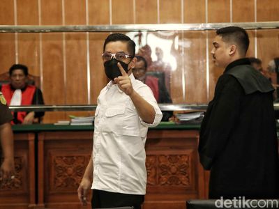 Ekspresi AKBP Dody Usai Divonis 17 Tahun Penjara