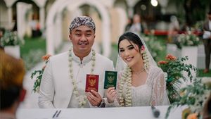 8 Foto Pernikahan Fay Nabila & Rama Restu, Dapat Kado Mobil Idaman Dari Suami