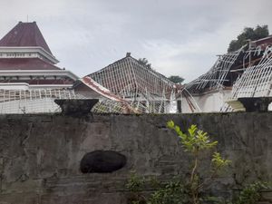 Atap Gedung Korpri Pemkab Tuban Ambruk padahal Baru Direhab Tahun Lalu Atap Gedung Korpri Pemkab Tuban Ambruk padahal Baru Direhab Tahun Lalu
