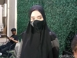 Inara Rusli Ngaku Dimaki-maki Ibunda Virgoun Lewat Pesan Singkat