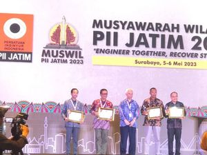 Keren! ITS Sabet Penghargaan Perguruan Tinggi dengan Lulusan PSPPI Terbanyak Keren! ITS Sabet Penghargaan Perguruan Tinggi dengan Lulusan PSPPI Terbanyak