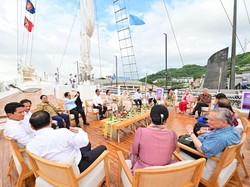 Cara Jokowi Memanjakan Pemimpin ASEAN: Joy Sailing dan Makanan Enak