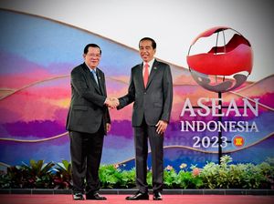 PM Kamboja Minta Maaf ke Jokowi soal Insiden Bendera RI Terbalik di SEA Games PM Kamboja Minta Maaf ke Jokowi soal Insiden Bendera RI Terbalik di SEA Games