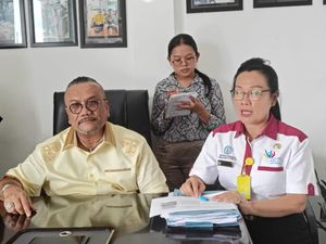 Sebagian Guru SMPN 5 Denpasar Absen, Kepsek: Ada Ajakan Boikot Sebagian Guru SMPN 5 Denpasar Absen, Kepsek: Ada Ajakan Boikot