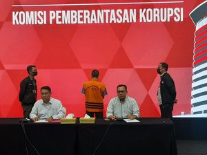 KPK Tahan Tersangka Korupsi Proyek Jalan Bengkalis, Rugikan Negara Rp 41 M KPK Tahan Tersangka Korupsi Proyek Jalan Bengkalis, Rugikan Negara Rp 41 M