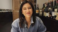 Makin Cantik, Gaya Dian Sastro Saat Jadi Dosen hingga Kulineran