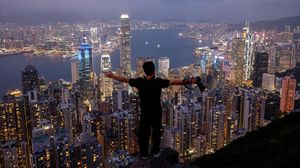 Menikmati Indahnya Lanskap Kota Hong Kong dari Ketinggian