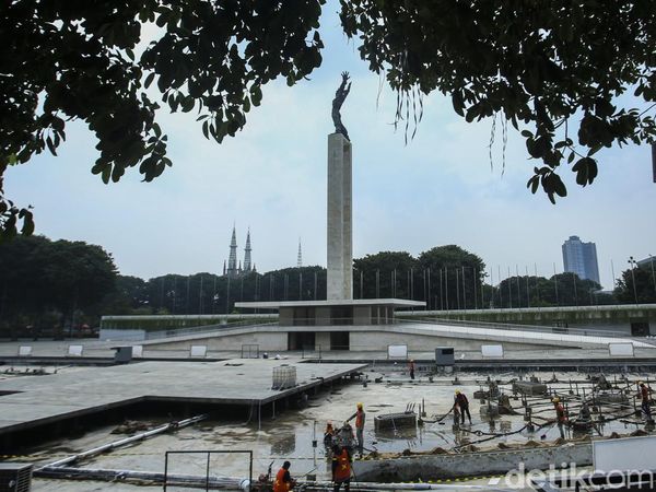 Mohon Maaf, Atraksi Air Mancur Lapangan Banteng Sementara Ditiadakan