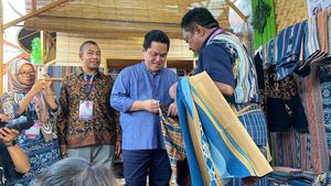 Momen Erick Thohir Borong Dagangan UMKM di Labuan Bajo