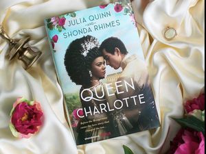 Di Balik Cerita Novel Queen Charlotte yang Sukses Diadaptasi Netflix Di Balik Cerita Novel Queen Charlotte yang Sukses Diadaptasi Netflix
