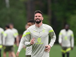 Derby Milan: Giroud Berpacu dengan Waktu