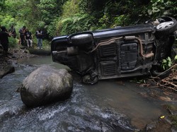 Detik-detik Lansia di Klaten Belajar Nyetir Mobil hingga Terjun ke Jurang