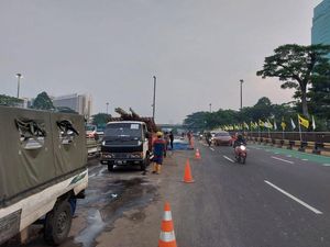 Ada Perbaikan Jalan di Semanggi, Lalin ke Arah Kuningan Macet
