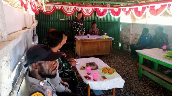 Silaturahmi Satgas Yonif Raider 200/BN dengan Masyarakat di Jayawijaya