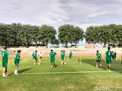 Belum Full Team, Persebaya Latihan di Stadion Gelora 10 November