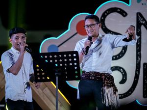 Sandiaga Nyanyi-Pak Bas Drum, Duo Menteri Asyik Nge-Band di Labuan Bajo
