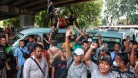 Protes soal JakLingko, Sopir Angkot Unjuk Rasa di Tebet Jaksel
