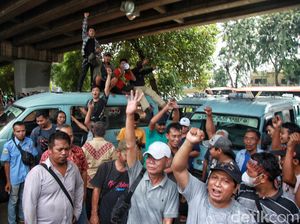 Protes soal JakLingko, Sopir Angkot Unjuk Rasa di Tebet Jaksel Protes soal JakLingko, Sopir Angkot Unjuk Rasa di Tebet Jaksel