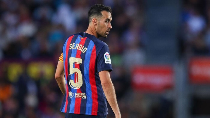 BARCELONA, SPAIN - MAY 02: Sergio Busquets of FC Barcelona looks on during the LaLiga Santander match between FC Barcelona and CA Osasuna at Spotify Camp Nou on May 02, 2023 in Barcelona, Spain. (Photo by Eric Alonso/Getty Images)