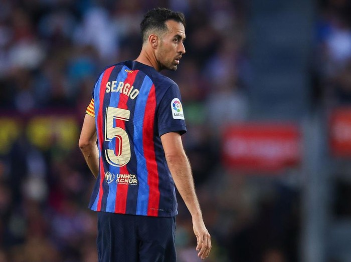 BARCELONA, SPAIN - MAY 02: Sergio Busquets of FC Barcelona looks on during the LaLiga Santander match between FC Barcelona and CA Osasuna at Spotify Camp Nou on May 02, 2023 in Barcelona, Spain. (Photo by Eric Alonso/Getty Images)