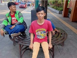 Terekam CCTV! Begini Momen Bocah Kehilangan Uang saat di Bus BST