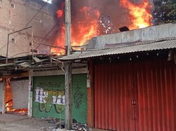3 Kios di Cibubur Bekasi Hangus Terbakar, Kerugian Capai Seratusan Juta
