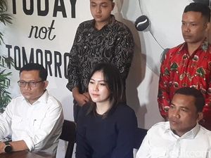 Arfita Ungkap Tak Dinafkahi Yama Carlos Selama Menikah Arfita Ungkap Tak Dinafkahi Yama Carlos Selama Menikah