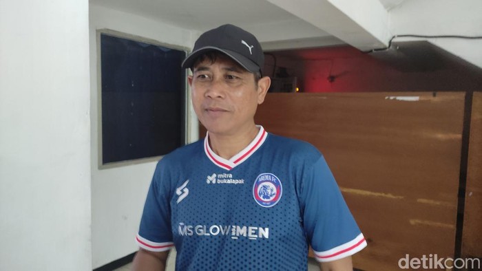 Asisten pelatih Arema FC Joko Susilo atau Gethuk prihatin dengan kondisi Kurnia Meiga
