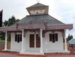 Bale Pasogit, Rumah Ibadah Agama Parmalim di Huta Tinggi Toba