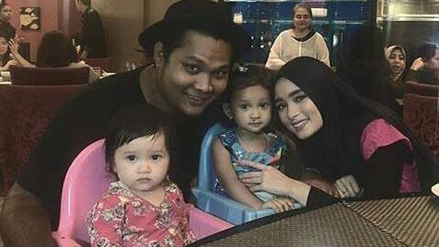 Bela soal Perselingkuhan, 6 Potret Kompak Ibu Virgoun dengan Inara