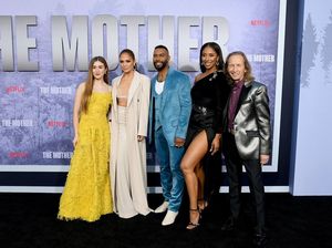 Review The Mother: J-Lo Yang Perkasa