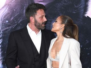 Jennifer Lopez Resmi Gugat Cerai Ben Affleck Setelah 2 Tahun Menikah