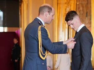 Miliuner Termuda Diberi Gelar Oleh Pangeran William dari Jualan Baju Olahraga Miliuner Termuda Diberi Gelar Oleh Pangeran William dari Jualan Baju Olahraga