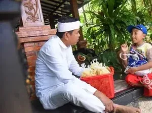10 Potret Dedi Mulyadi saat Bantu Penjual Makanan UMKM
