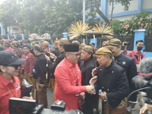 Petinggi PDIP Naik Andong ke KPU Daftarkan Caleg 2024