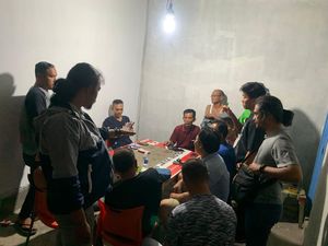 Lapak Judi Dadu di Batam Digerebek, 10 Orang Ditangkap Lapak Judi Dadu di Batam Digerebek, 10 Orang Ditangkap