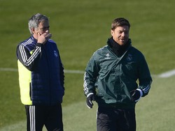 Roma Vs Leverkusen: Momen Mourinho & Alonso Melepas Rindu