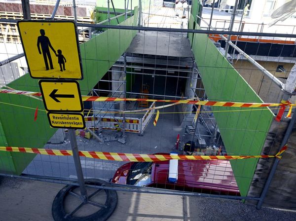 JPO di Finlandia Roboh, 27 Orang Terluka