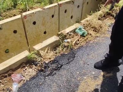 Penampakan Aspal Jalan di Medan yang Terkelupas Diinjak Kadis Bina Marga