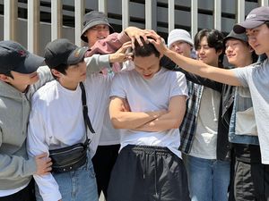 SM Minta Penggemar Kai EXO Berhenti Kirim Surat ke Kamp Militer SM Minta Penggemar Kai EXO Berhenti Kirim Surat ke Kamp Militer