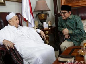 Bertemu Hamzah Haz, Cak Imin Tanya Cara Jadi Presiden Bertemu Hamzah Haz, Cak Imin Tanya Cara Jadi Presiden