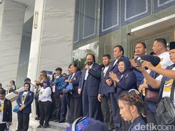 Surya Paloh Lepas Rombongan Partai NasDem Daftar Bacaleg ke KPU