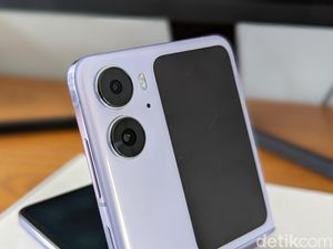 Hiruk Pikuk Jakarta dalam Bidikan Kamera Oppo Find N2 Flip Hiruk Pikuk Jakarta dalam Bidikan Kamera Oppo Find N2 Flip