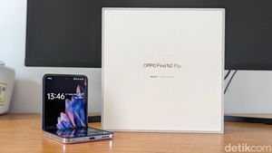 Unboxing Oppo Find N2 Flip yang Layar Eksternalnya Luas Banget