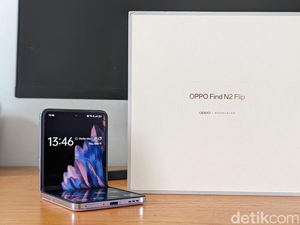 Unboxing Oppo Find N2 Flip yang Layar Eksternalnya Luas Banget