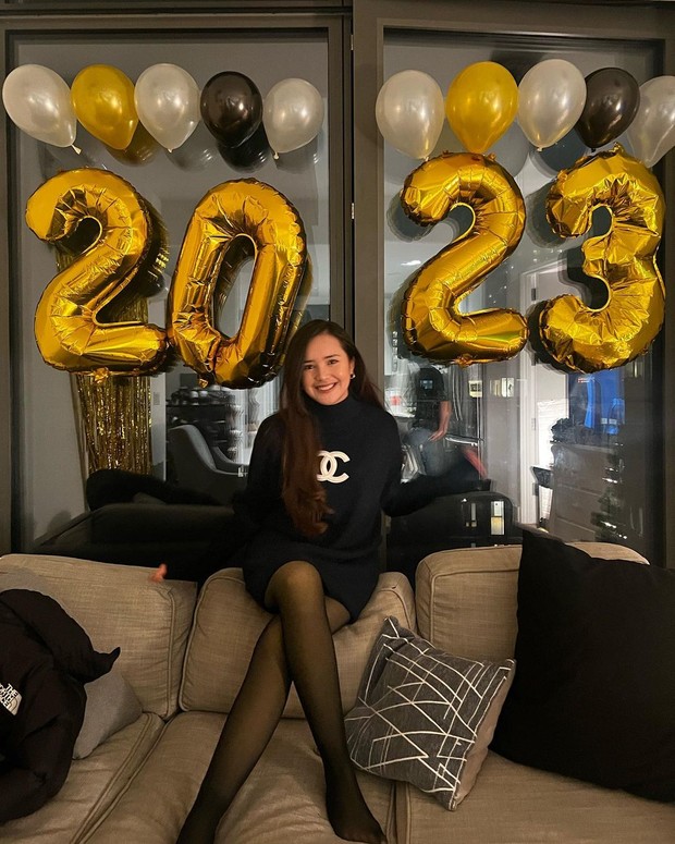 Outfit serba hitam di tahun baru 2023/Sumber: IG @bebytsabina Outfit serba hitam di tahun baru 2023/Sumber: IG @bebytsabina